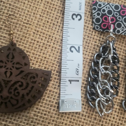 PERFECT LOT/2 Pair Black/Brown Fashion Sunglasses 3" Dangle Chain/Wood Earrings - Picture 8 of 8