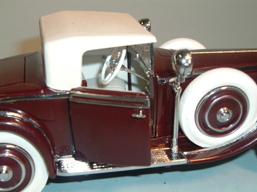 1925 HISPANO-SUIZA H6B KELLNER MAROON FRANKLIN MINT 1:24 DIECAST WITH DISPLAY - Picture 7 of 10
