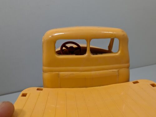 VINTAGE PRODUCT MINIATURES INTERNATIONAL PICKUP FARM TRUCK DEALER PROMO MODEL - Picture 23 of 23