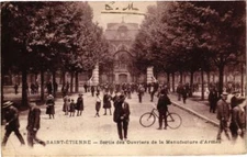 Old postcard St-ÉTIENNE-Sortie des Ouvriers de la Manufacture d'Armes (263228)