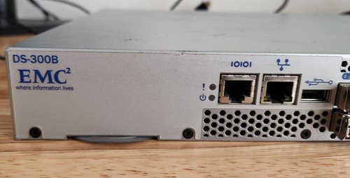 EMC DS-300B Brocade 300 8 Active port 8GB SFP EGM FABRIC - Picture 2 of 3