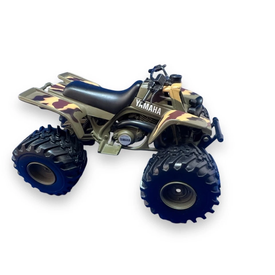 1996 Yamaha Banshee 1/12 Diecast ATV Camo New Ray Toy Figure - Image 3 of 4