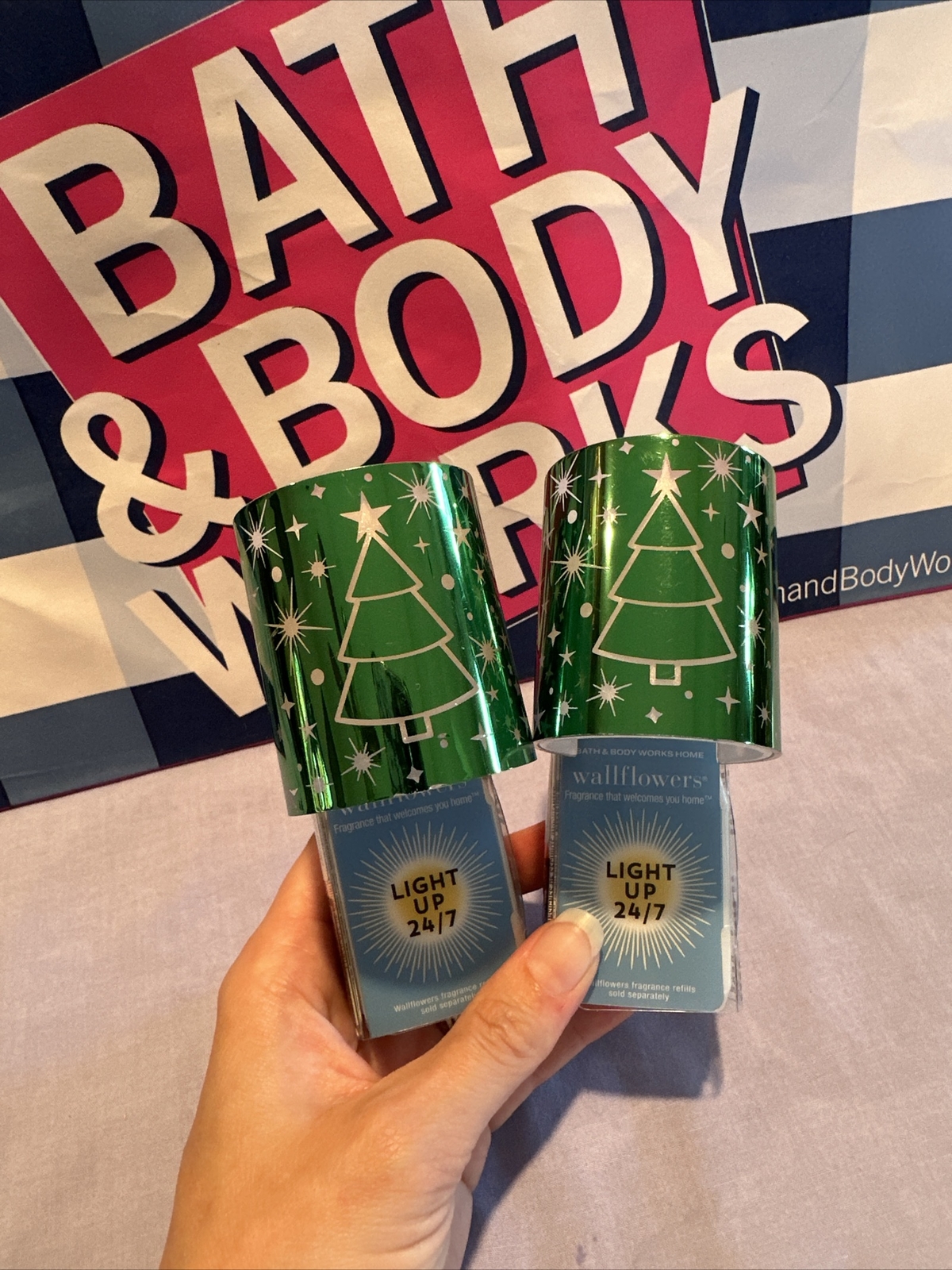 Bath and Body Works Christmas Green Tree Wallflower Plug Set of 2 for Holiday Fragrance and Decor-image