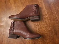 Vince Camuto Brown Cognac Leather Double Zip Bootie With Studs Size 8M