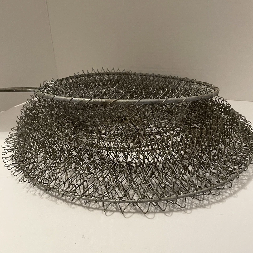 Antigua red de pesca/trampa tapa de resorte todavía funciona buen artículo estilo retro años 50/60 Foto 4 de 4