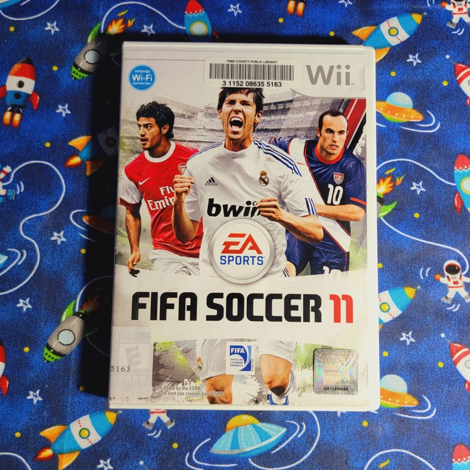 FIFA Soccer 11 (Nintendo Wii, 2010) Complete In Box with Instruction Manual - Image 2 of 4