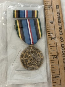 ARMED FORCES EXPEDITIONARY MEDAL & RIBBON SET NOS 1995 USGI ISSUE FULL SIZE VTG