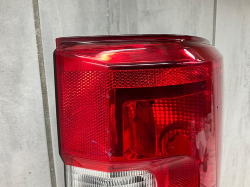 OEM 17-19 Ford F 250SD F 350SD Passenger RH Base Halogen Tail Light HC3B13B504AD - Picture 4 of 18