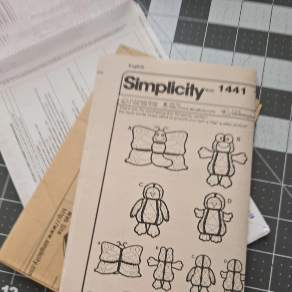 Simplicity 1441 rag quilted animal pillows, butterfly, frog, penguin, bird UNCUT - Image 3 of 3