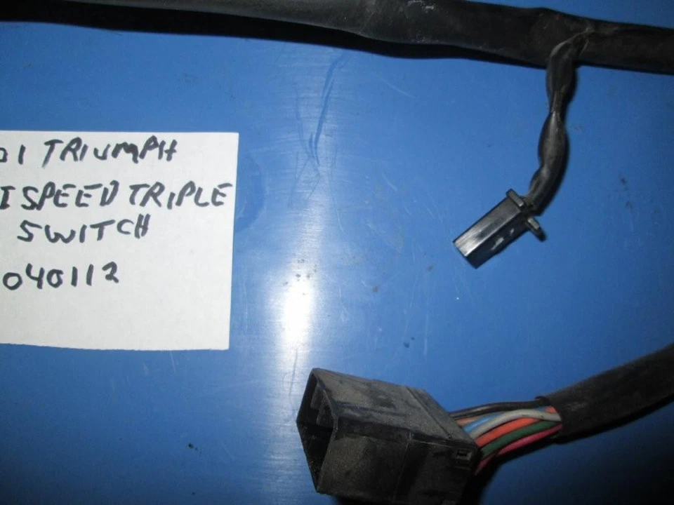 Triumph 955i скорость тройной левый переключатель в сборе - Изображение 3 из 4