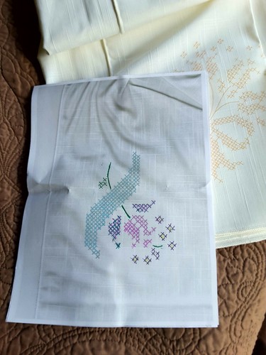 Bucilla Tablecloth Cross Stitch Ribbons & Bows - Picture 6 of 6