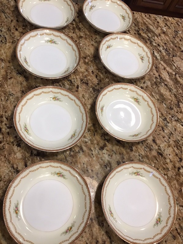 Vintage Meito China Set 8 Dessert Bowls 5 3/8”  Gold Floral Japan 1950’s Floral