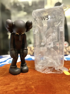 kaws Small Lie Figure Black Limited Edition Medicom 100 Authentic