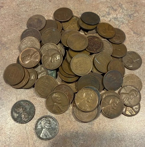 Lot of 80 Wheat Pennies. Mixed Dates. Includes 2 steel cents. Some near MS cond.