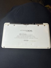 Nintendo 3DS Console - Pure White - Japanese - US Seller- No Charger- Damaged