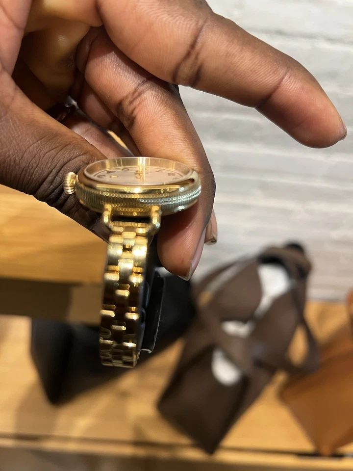 Reloj Shinola The Birdy Mujer – Pulsera Oro, Esfera Blanca (34mm) Foto 3 de 4