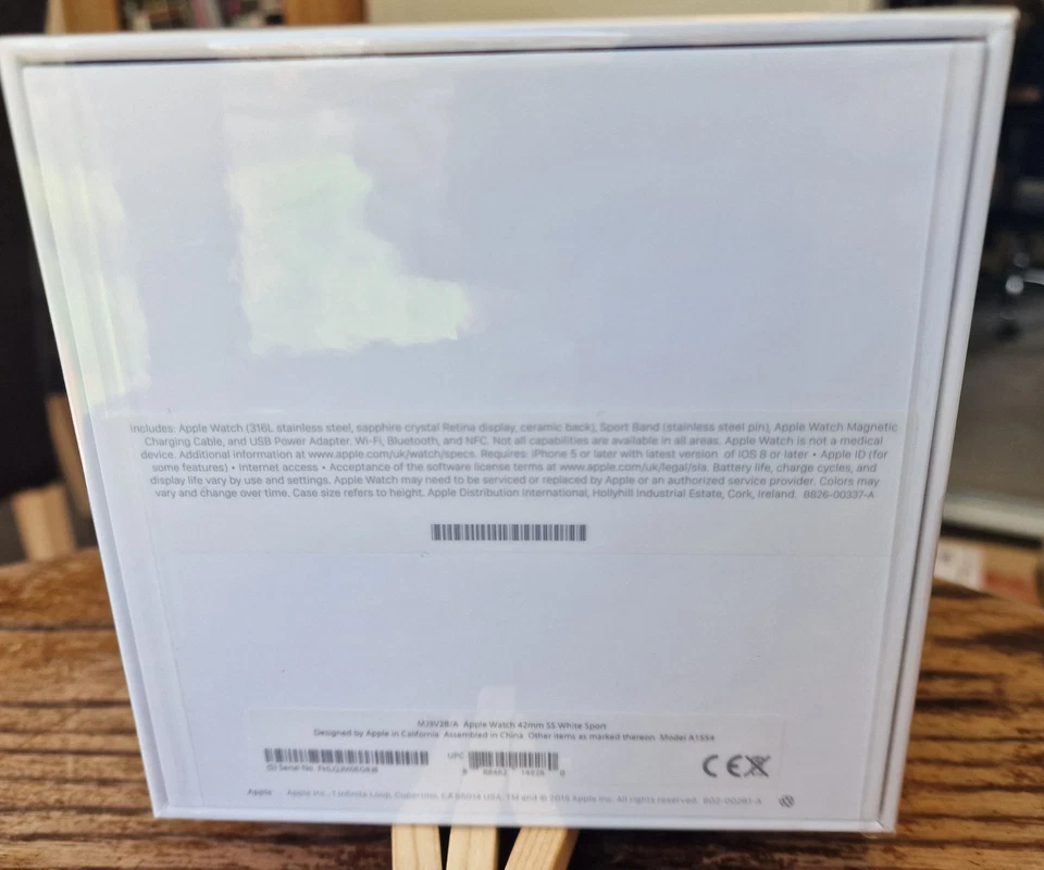 APPLE Watch 1st Gen A1554 42mm 316L Stainless Steel White Sport Band, NEW SEALED - Image 3 of 4