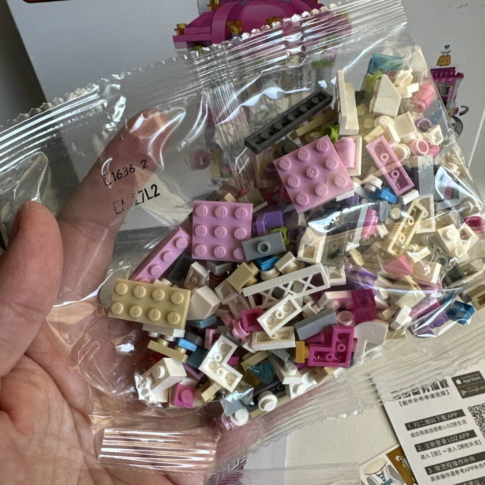 Loz Micro Bricks Mini House Building Blocks Set Wedding Dress Shop New Open Box - Image 4 of 4