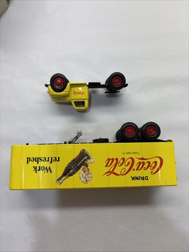 Coca Cola 1930's StyleTractor Trailer 1/64 Die-Cast 1991 Hartoy "Work Refreshed" - Picture 5 of 8