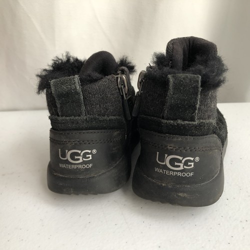 Ugg Toddlers US Size 7 EU 23.5 Obie Waterproof Black Hiking Boots Zippered Fur - Foto 4 di 6