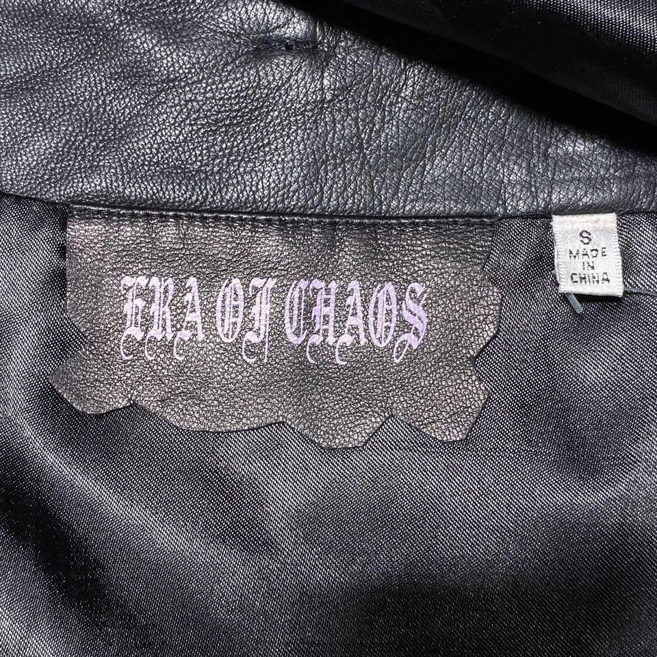 Minifalda Era Of Chaos para mujer negra con parche en el corazón talla pequeña nueva con defectos Foto 4 de 4