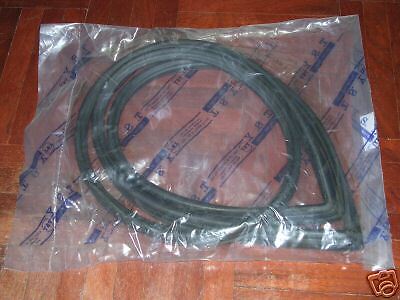 DATSUN SUNNY 1200 B210 120Y TRUNK LID SEAL WEATHERSTRIP - Picture 1 of 1