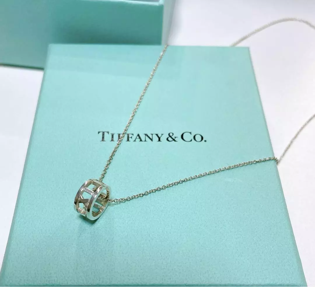 Tiffany's store atlas necklace