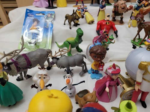 Disney Pixar PVC Plastic Figurines Cake Toppers Figures Play sets Huge Lot 127+ - Picture 3 of 17