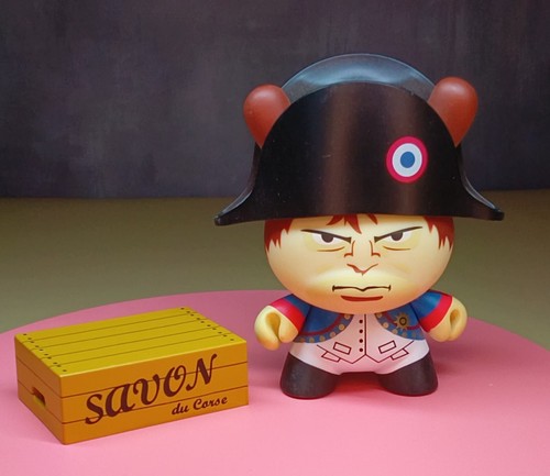NAPOLEON~ Kidrobot ART OF WAR Dunny / Frank Kozik artist card @2014 - Picture 2 of 3
