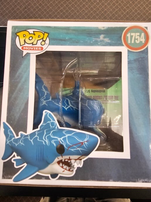 FUNKO POP! ジョーズ　グレートホワイトシャーク　50周年版 Amazon.com: Funko Pop! Movies: Jaws - Great White Shark