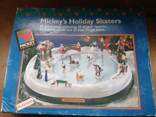 Disney MR. CHRISTMAS Mickeys Holiday Skaters Ice Skating Pond Rink Works Video - Bild 2 von 7