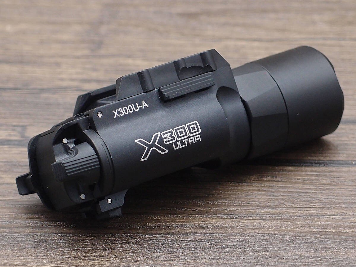 SUREFIRE X300 ULTRA Tactical LED Weaponlight fits S&W M&P