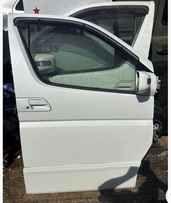 Genuine Nissan Elgrand E51 Front Right Driver Door White 2002-2010
