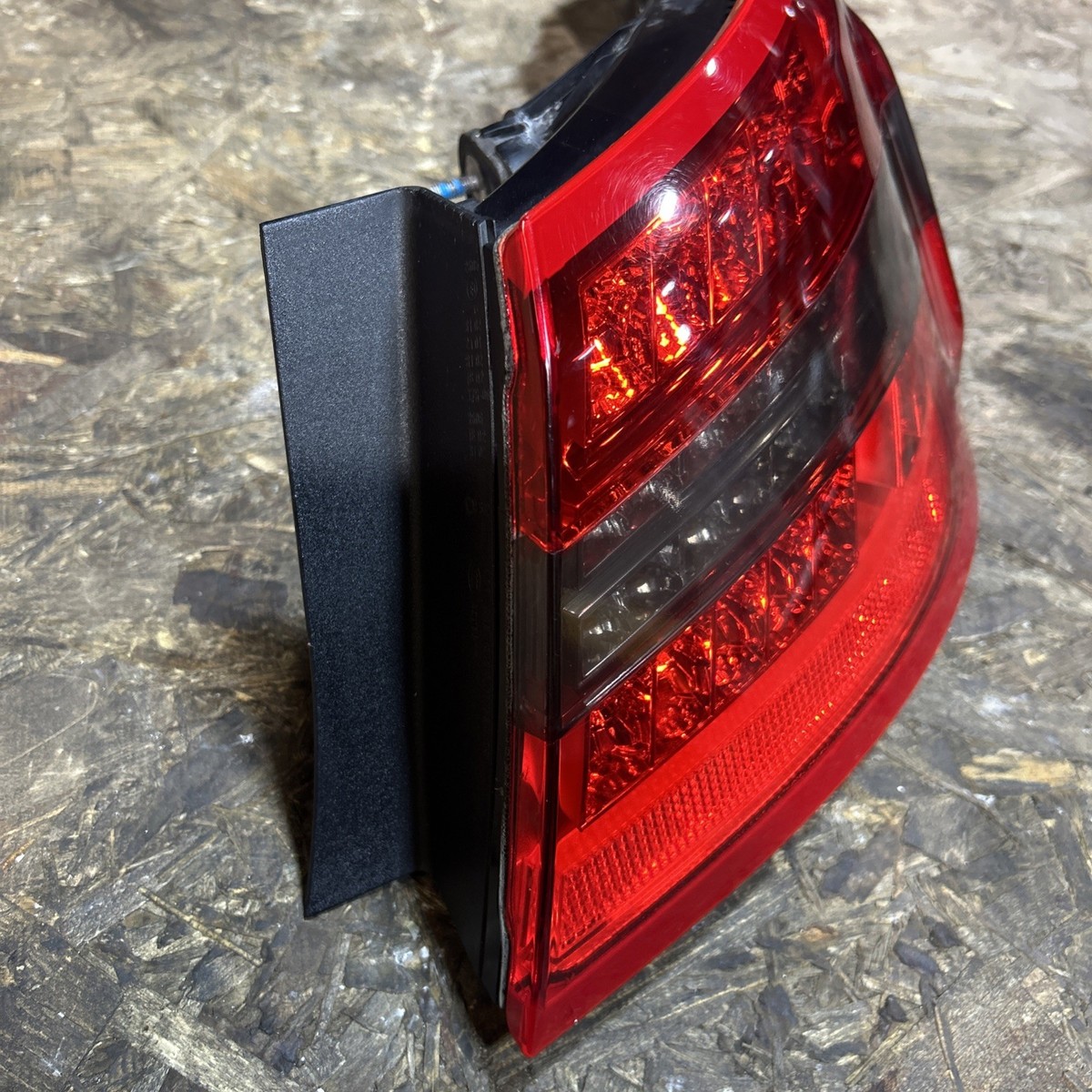 2010-2013 Mercedes W207 E400 E350 Passenger Side Taillight OEM