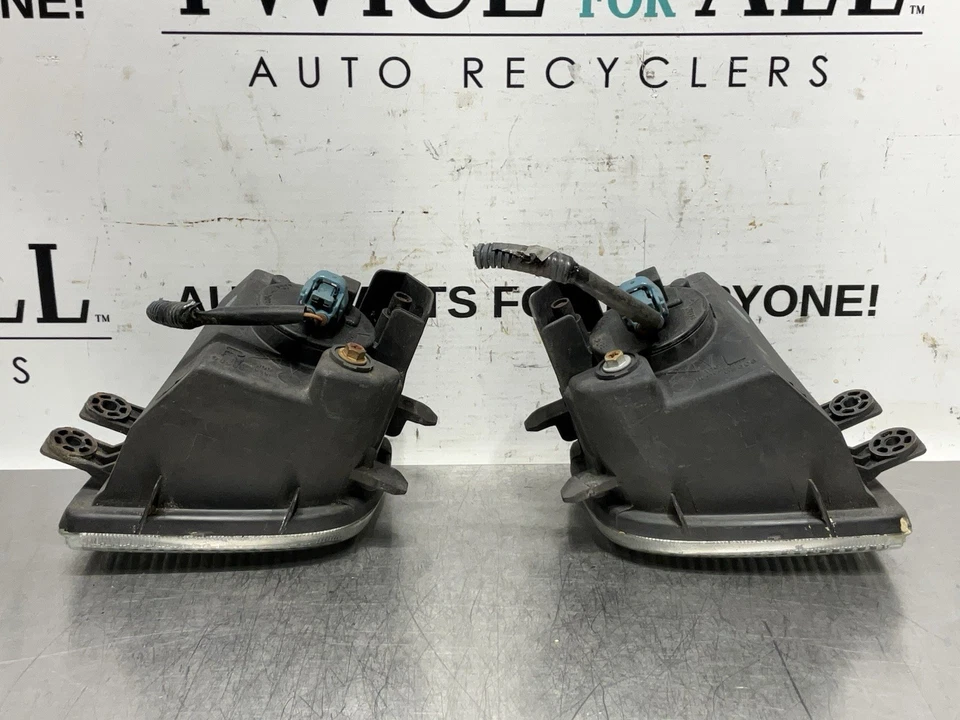 2003-2004 Nissan Pathfinder lado direito e esquerdo par de faróis de neblina OEM - Imagem 4 de 4