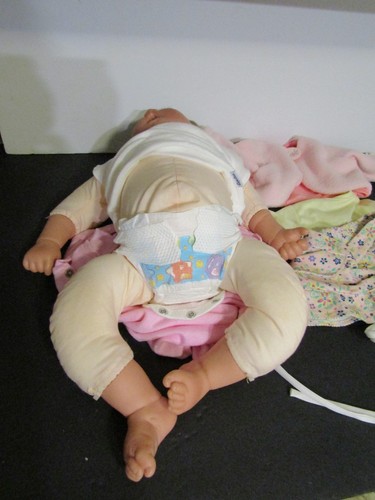 1995 Lee Middleton Baby Doll 071294 USA Blonde Girl Thumbsucker EXTRA OUTFIT! - Foto 9 di 12