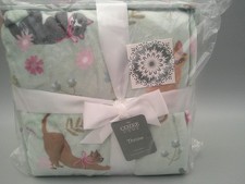 Cozee Home  Aqua Velvet Soft Throw  Cats new