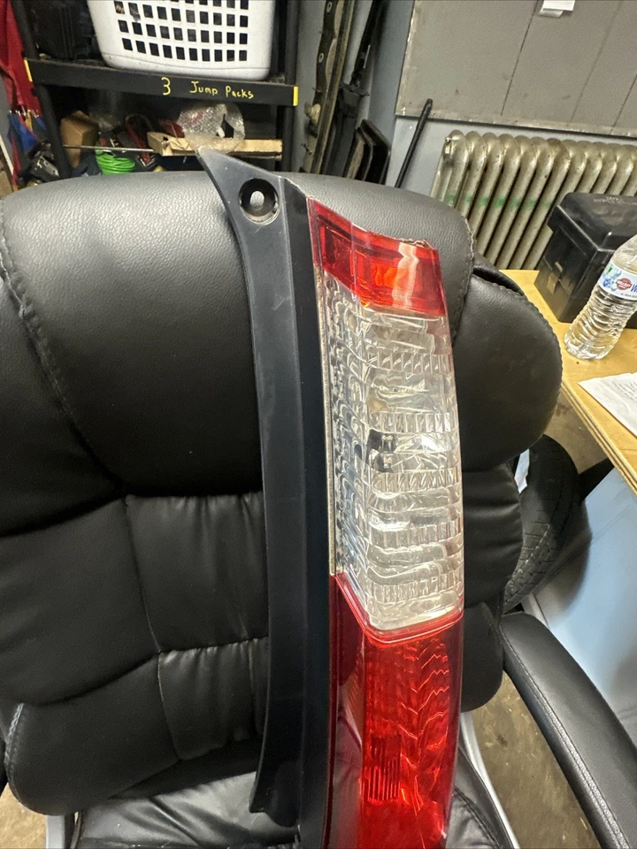 Luz trasera lateral para pasajero derecho Honda CRV 2006 usada OEM Foto 4 de 4