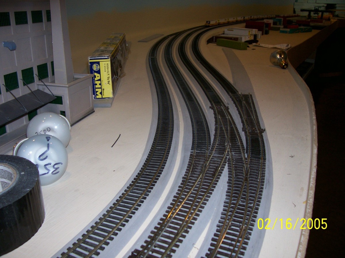 O Scale Gray Sound Foam Roadbed – 20 Feet (5 Pieces) For Model Trains