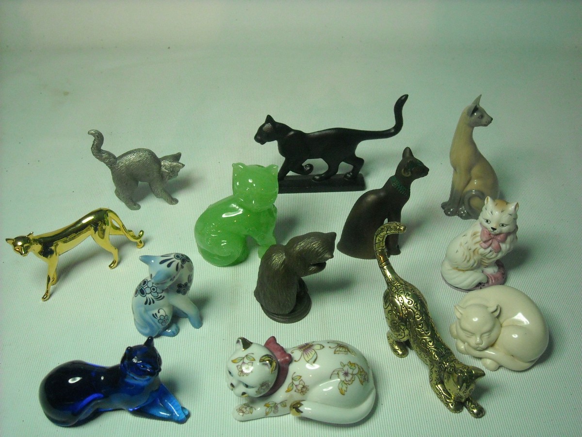 Choose ONE OR MORE Franklin Mint CURIO CABINET CAT Figure Cats