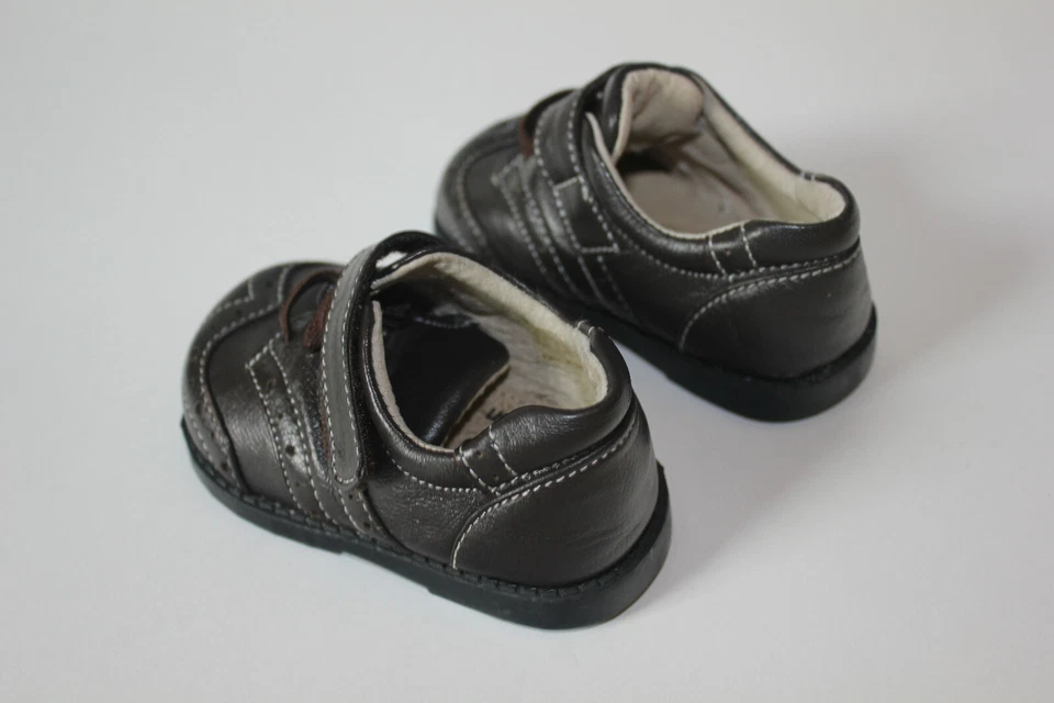 See Kai Run Bennet Marrón Punta de Ala Zapatos Tenis Bebé Niño Infante Talla 3 Foto 3 de 4