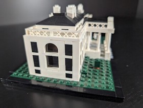 LEGO Architecture 21006 White House 2020 Near Complete Set with Base & Nameplate