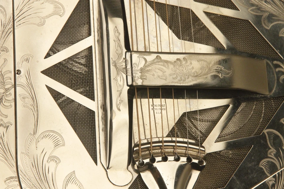 Resonador tricono estilo nacional años 30 cuello cuadrado hawaiano Foto 4 de 4