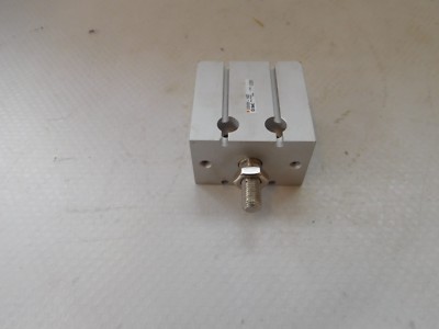 SCM CDU32-10D Druckluft Zylinder 10mm Hub unbenutzt !