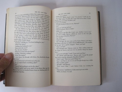 A Farewell To Arms HC 1957 and The Sun Also Rises HC 1954 by Ernest Hemingway - Picture 22 of 24