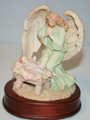 Seraphim Classics Francesca Loving Guardian Musical Angel Figurine