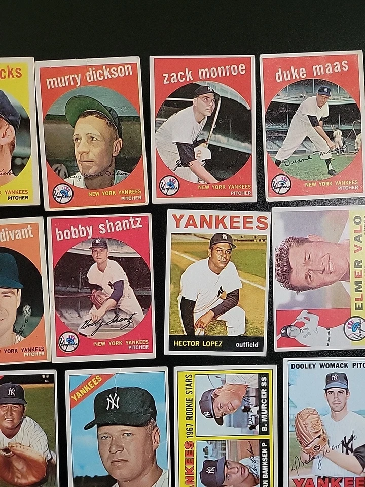 1959 to 1969 Topps Baseball - 22 New York Yankees - Deron Johnson | Johnny Kucks - Image 3 of 4