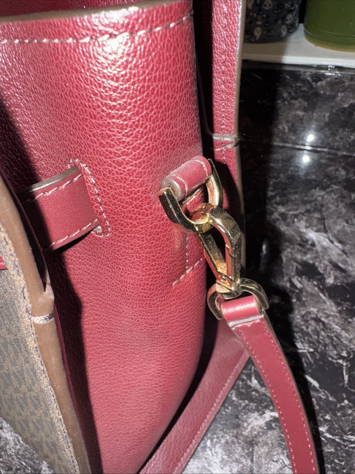 Cartera Michael Kors Hamilton púrpura y marrón con billetera a juego - Ligeramente uso Foto 4 de 4