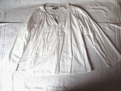 Comma    :  Hübsche Bluse in Grösse 42  weiß --- WOW ---