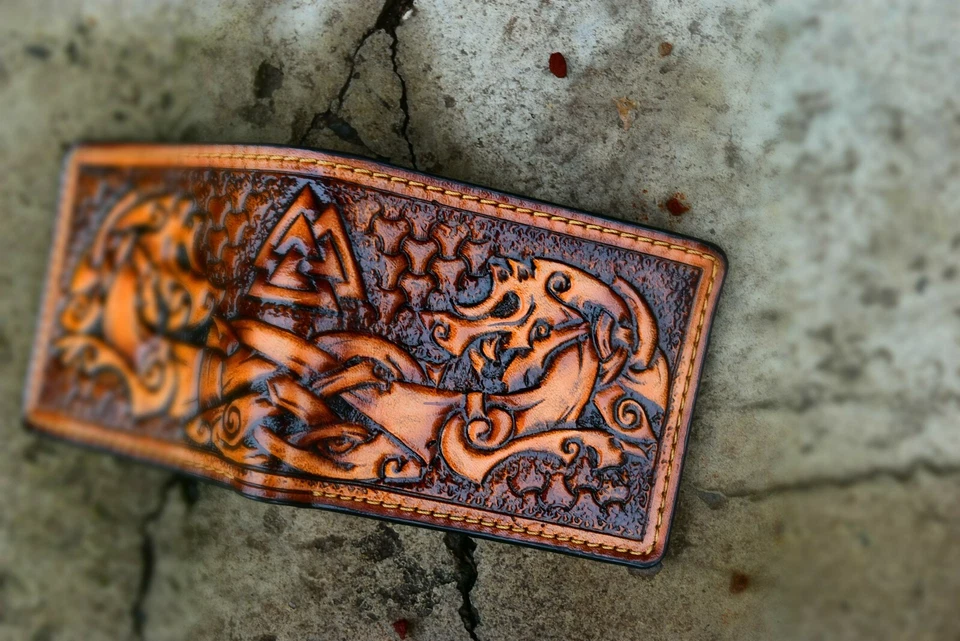皮革 Viking Dragon 钱包,维京人钱包,雕刻钱包,个性化钱包 — 第 3/4 张图片